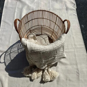 Home Decor - Accents - Tufted Throw Blanket w/ Tassel Trim - 50x60